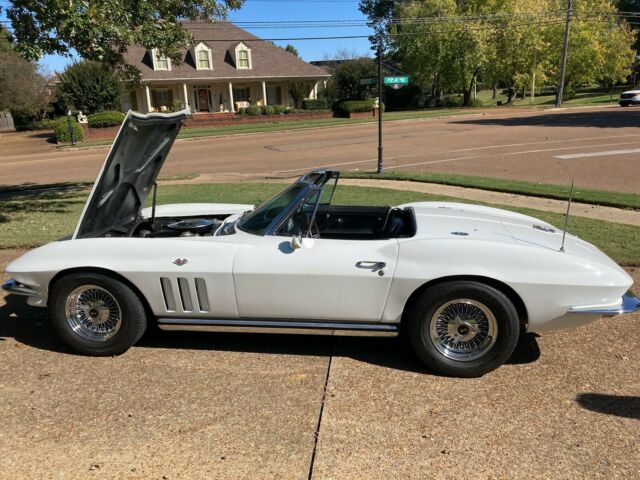 Chevrolet Corvette 1965 image number 2