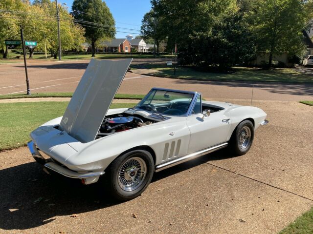 Chevrolet Corvette 1965 image number 3