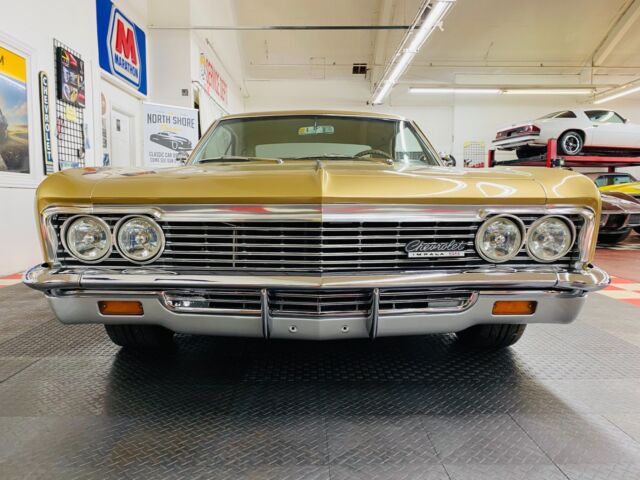 Chevrolet Impala 1966 image number 30