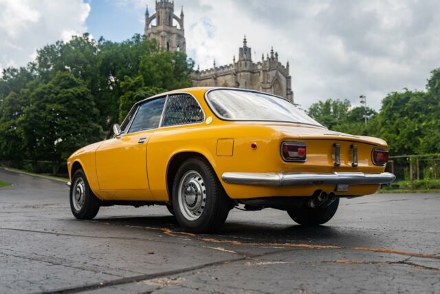 Alfa Romeo GTV 1750 1969 image number 38