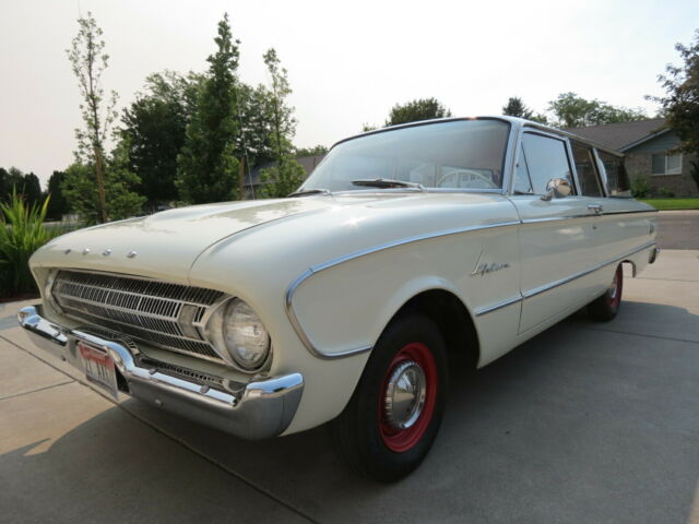 Ford Falcon 1961 image number 2