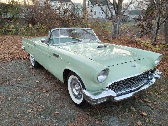 Ford Thunderbird 1957 image number 1