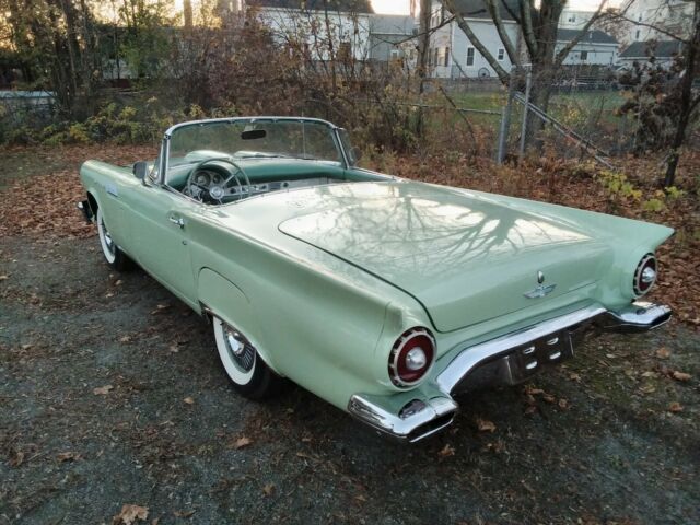 Ford Thunderbird 1957 image number 2