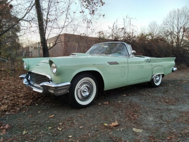 Ford Thunderbird 1957 image number 21