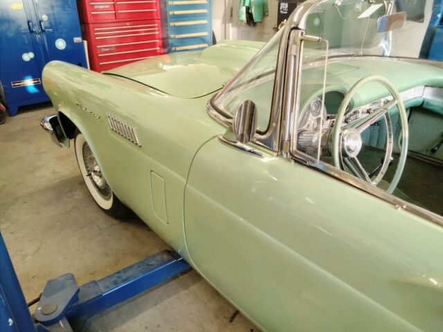 Ford Thunderbird 1957 image number 23