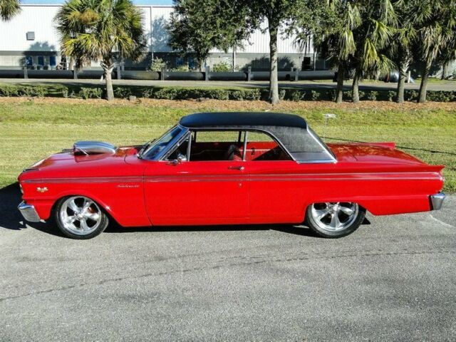 Ford Fairlane 1963 image number 6