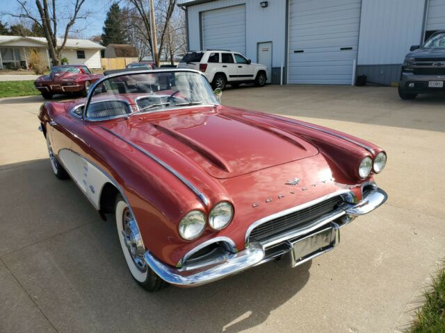 Chevrolet Corvette 1961 image number 11