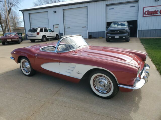 Chevrolet Corvette 1961 image number 12