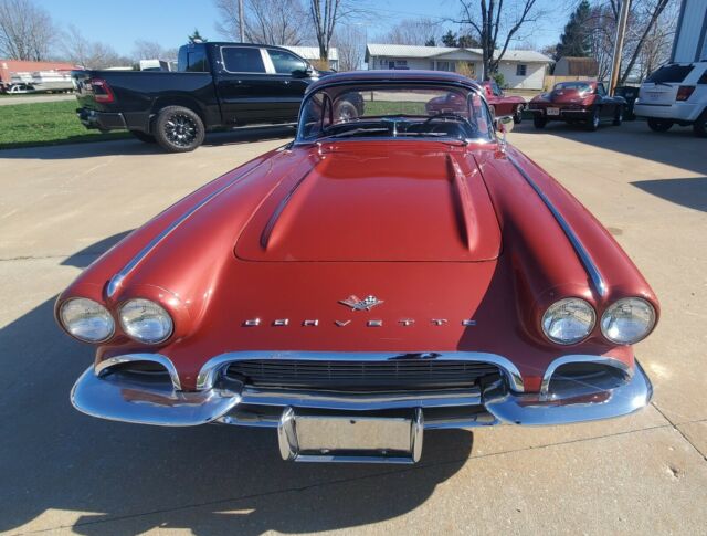 Chevrolet Corvette 1961 image number 25