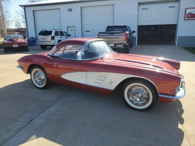 Chevrolet Corvette 1961 image number 27