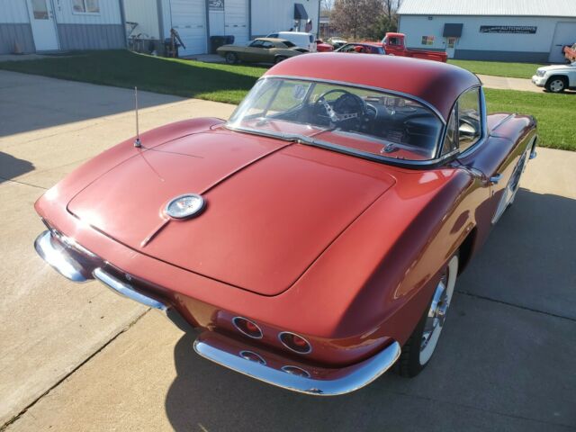 Chevrolet Corvette 1961 image number 28