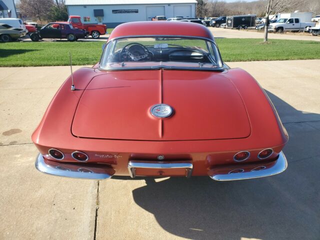 Chevrolet Corvette 1961 image number 30