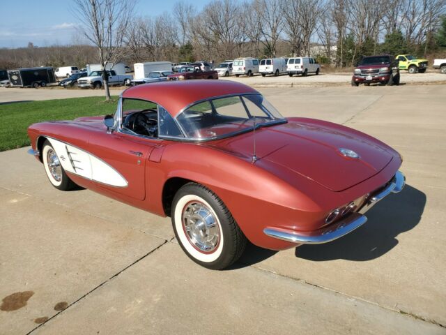 Chevrolet Corvette 1961 image number 31