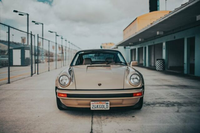 Porsche 911 1976 image number 3