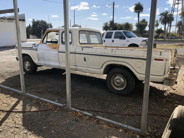 Ford F250 1977 image number 4