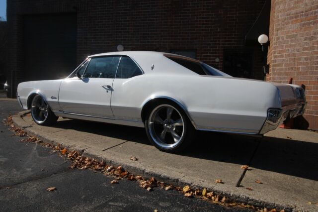 Oldsmobile Cutlass 1967 image number 26