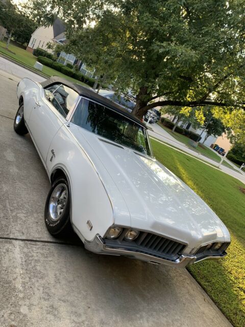 Oldsmobile Cutlass S 1969 image number 0