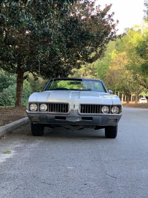 Oldsmobile Cutlass S 1969 image number 1