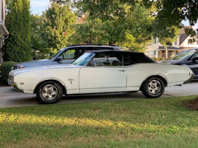 Oldsmobile Cutlass S 1969 image number 17