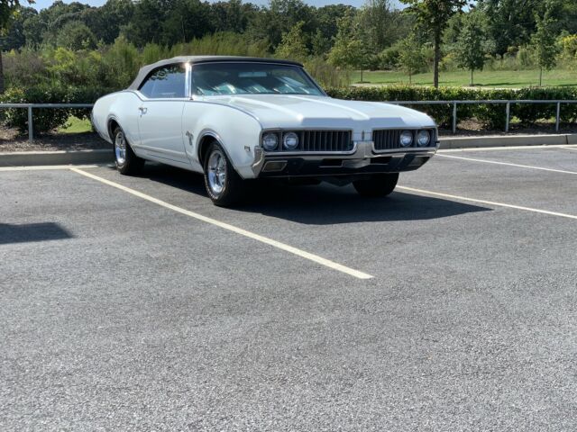 Oldsmobile Cutlass S 1969 image number 19