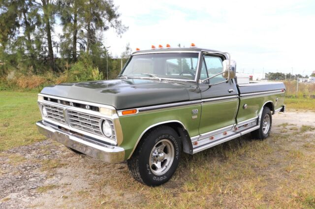 Ford F-250 1975 image number 0