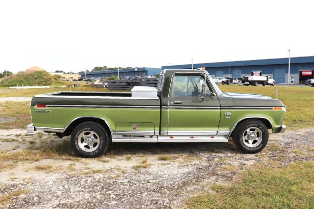 Ford F-250 1975 image number 4