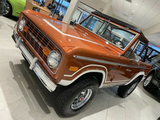 Ford Bronco 1973 image number 2