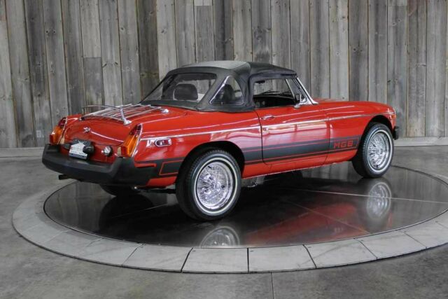 MG MGB 1977 image number 6