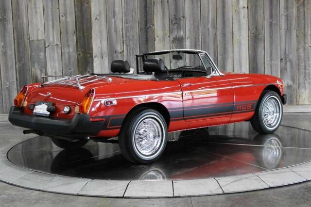 MG MGB 1977 image number 7