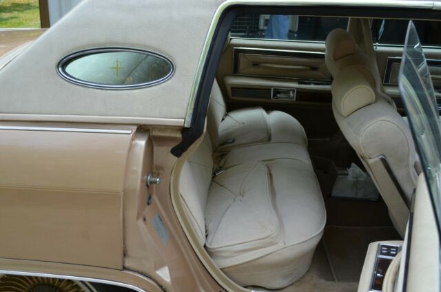 Lincoln Town Car 1979 image number 11