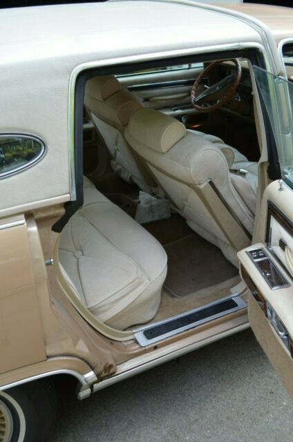 Lincoln Town Car 1979 image number 12