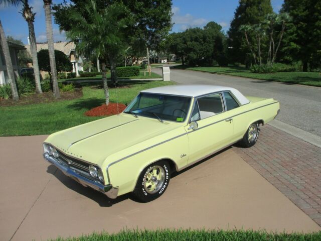 Oldsmobile Cutlass 1964 image number 0