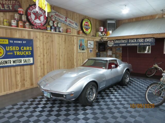 Chevrolet Corvette 1969 image number 0