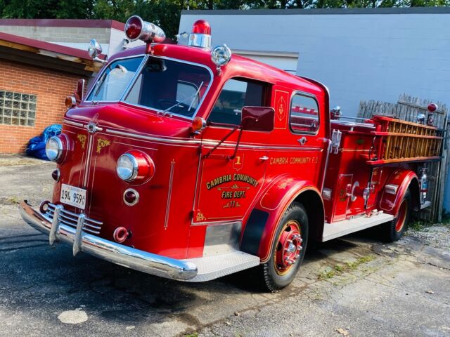 American LaFrance Fire Truck 1948 image number 0