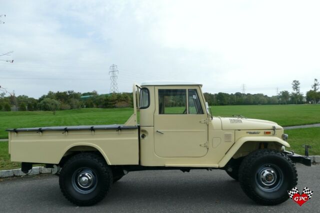 Toyota FJ Cruiser 1974 image number 27