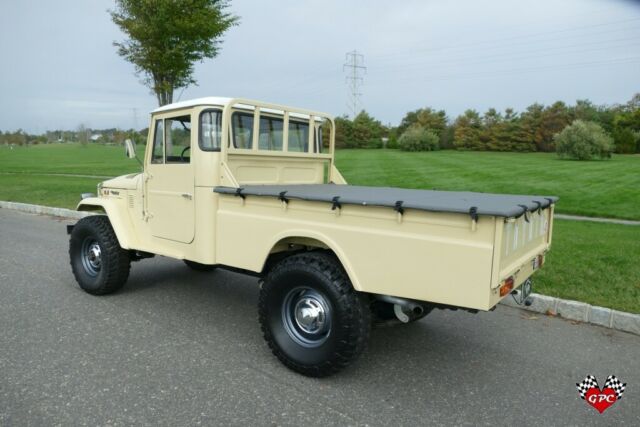 Toyota FJ Cruiser 1974 image number 8