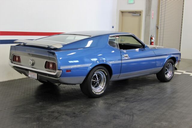 Ford Mustang Boss 351 1971 image number 28