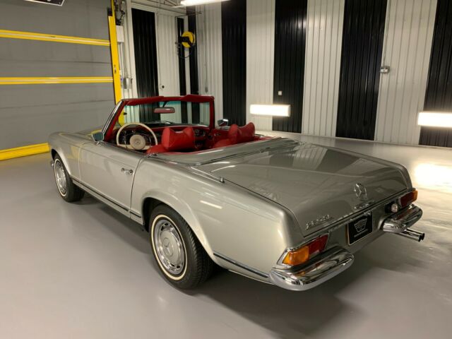 Mercedes-Benz SL-Class 1971 image number 2