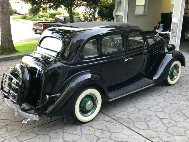 Ford Deluxe 1935 image number 23