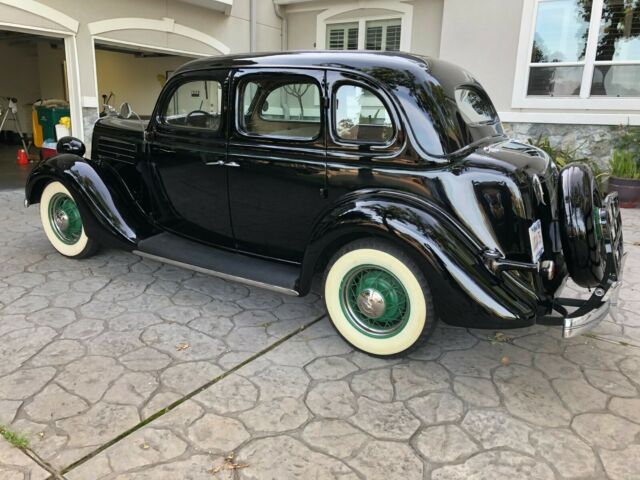 Ford Deluxe 1935 image number 24