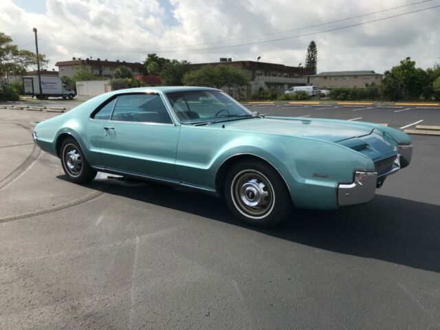 Oldsmobile Toronado 1966 image number 6