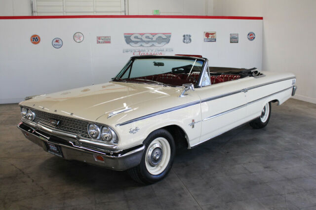 Ford Galaxie 1963 image number 25