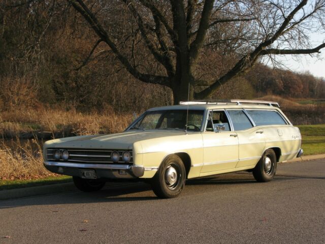 Ford Galaxie 1969 image number 1