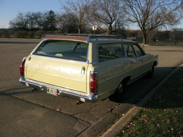 Ford Galaxie 1969 image number 29