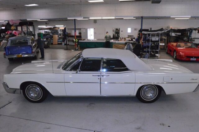 Lincoln Continental 1967 image number 39