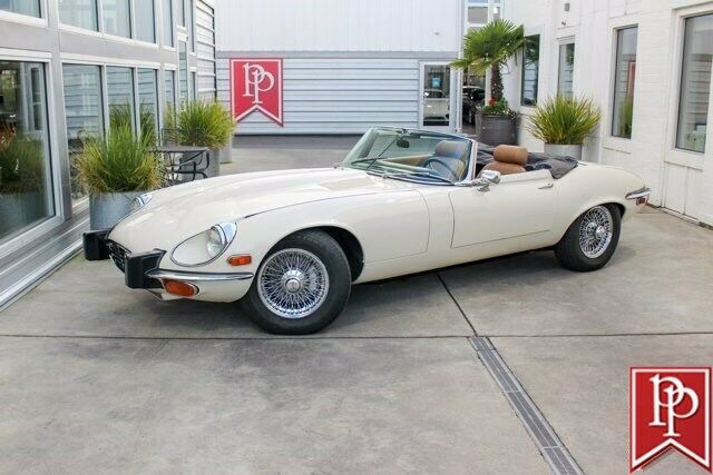 Jaguar E-Type 1974 image number 12