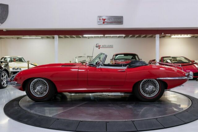 Jaguar E-Type 1963 image number 1