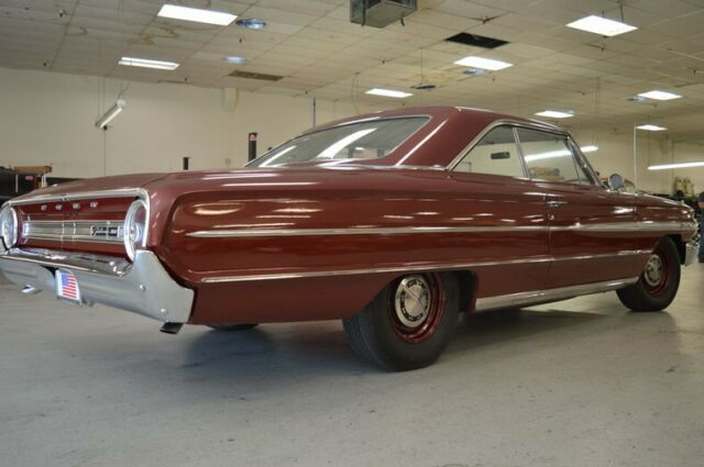 Ford Galaxie 1964 image number 4