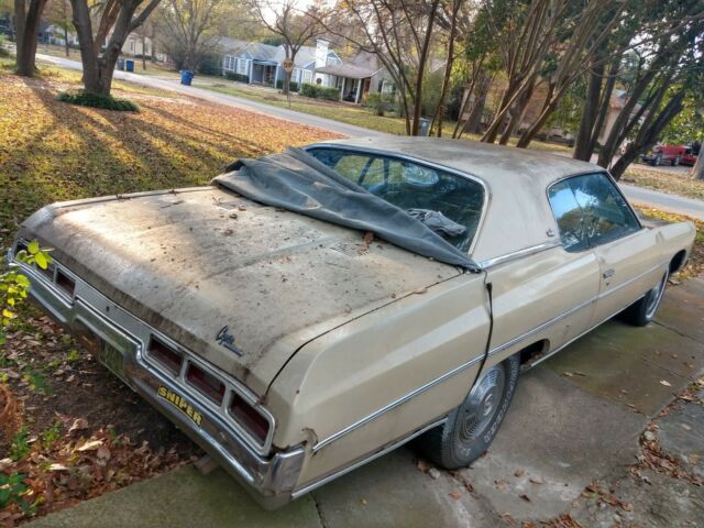 Chevrolet Caprice 1971 image number 12