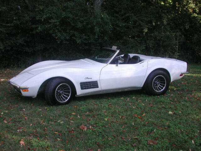 Chevrolet Corvette 1972 image number 18